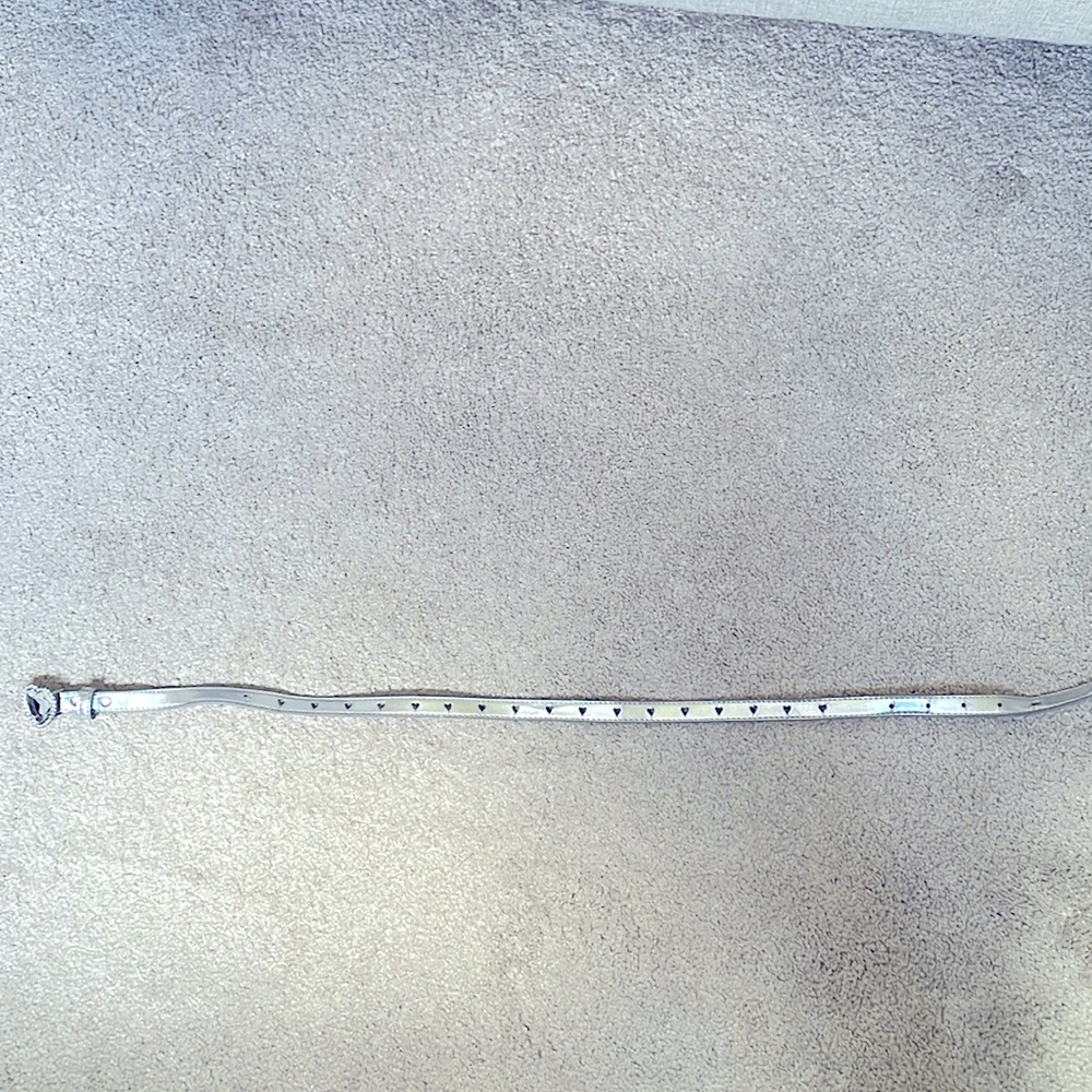 Silver belt with heart diamond
